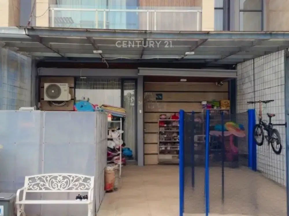 Hunian Bagus 2 Lantai Semi Furnish Golden Stone