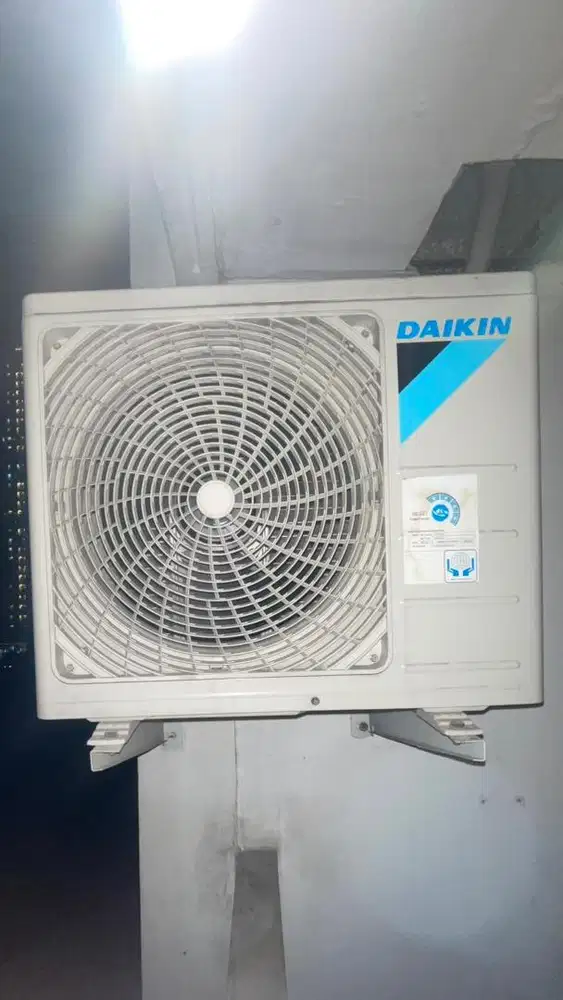 DIJUAL CEPAT Outdoor AC DAIKIN R32 RP15AV14 1/2 PK Made in Malaysia
