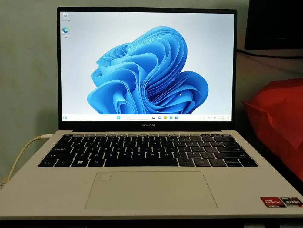 Di jual laptop advan workplus 16/512 GB versi AMD Ryzen 5 6600 H
