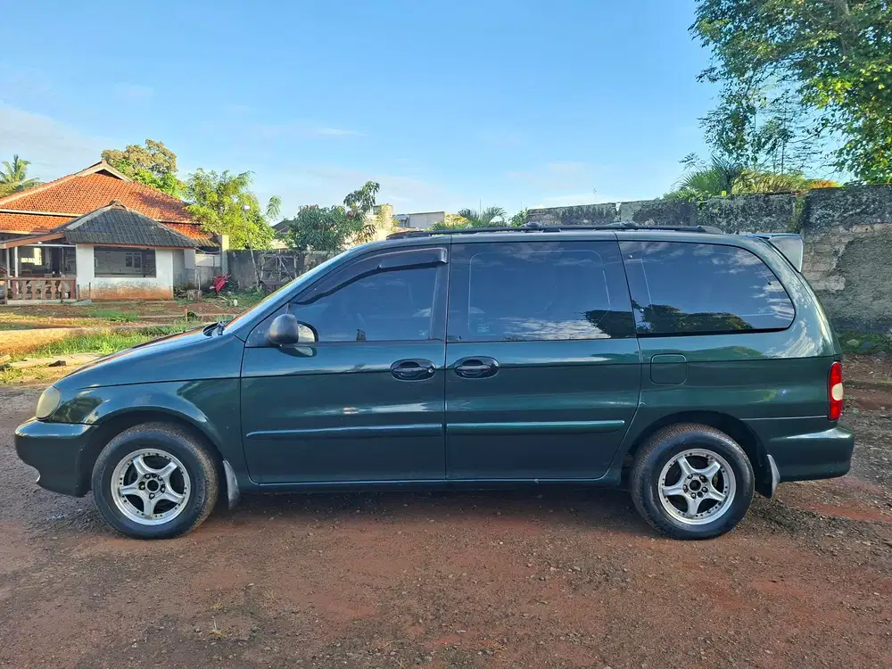 Kia Carnival 2000 Bensin