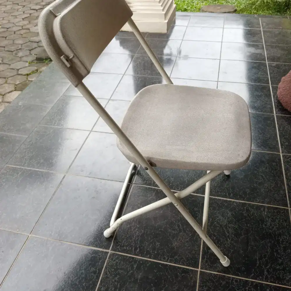 Kursi Lipat Merk Krisbow