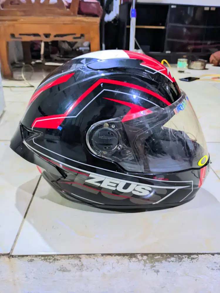 Helm Zeus zs811