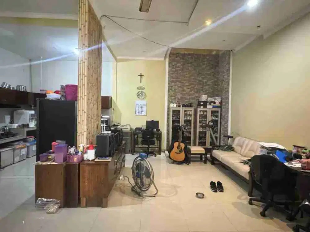 FULL BANGUNAN RUMAH GREEN SEMANGGI DEPAN TAMAN DIJUAL