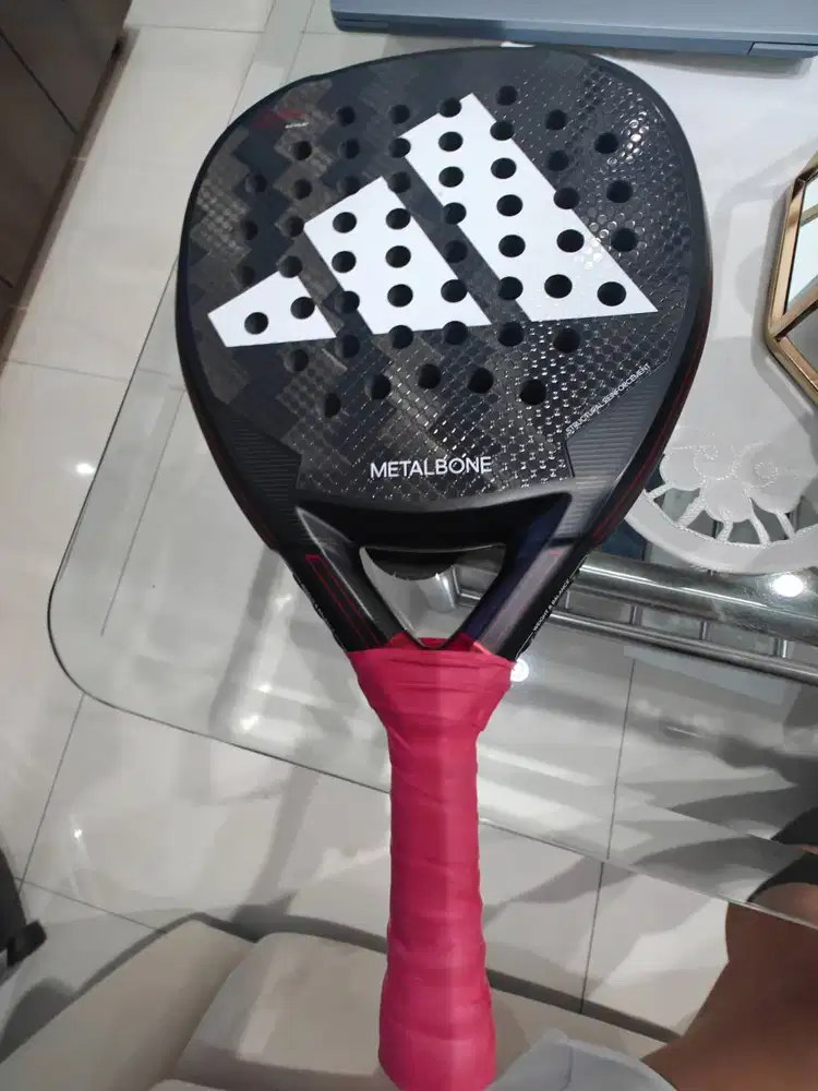 Raket Adidas Metalbone 3.2 dijual