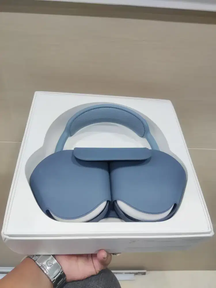 AIRPODS MAX (SUPER LIKE NEW)