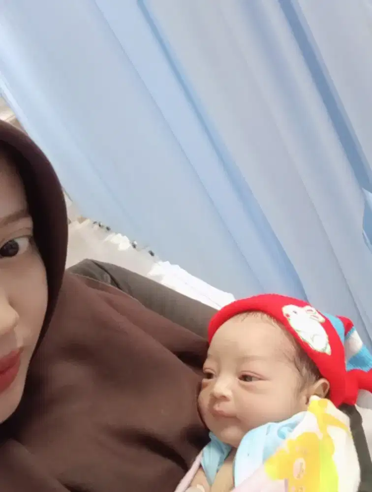 Mencari pekerjaan security atau supir pribadi.