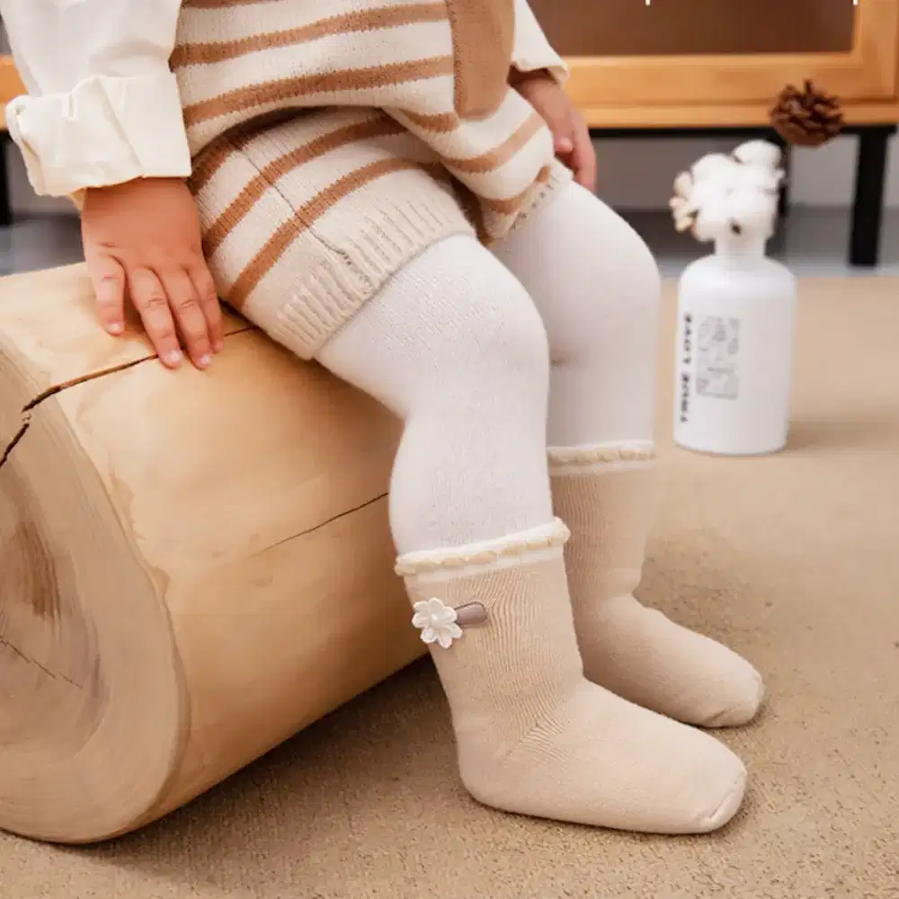 Kaos Kaki bayi dan Batita