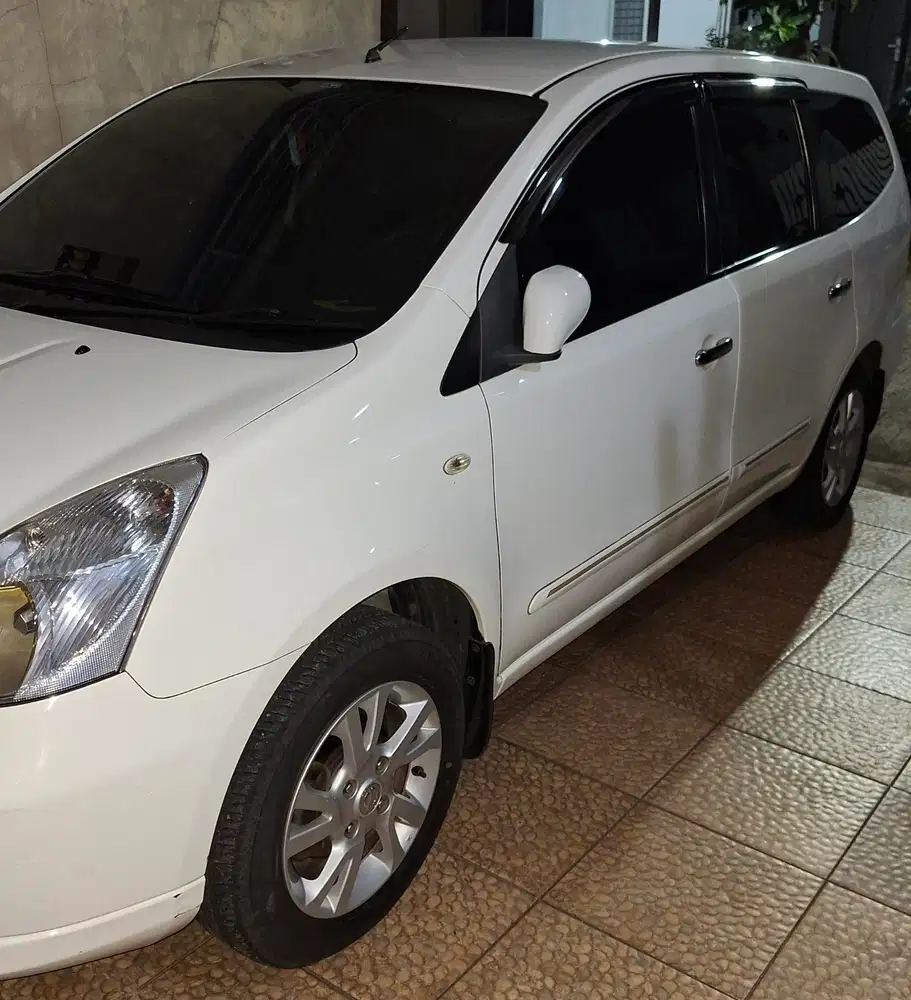 Nissan Grand livina 2012 Bensin