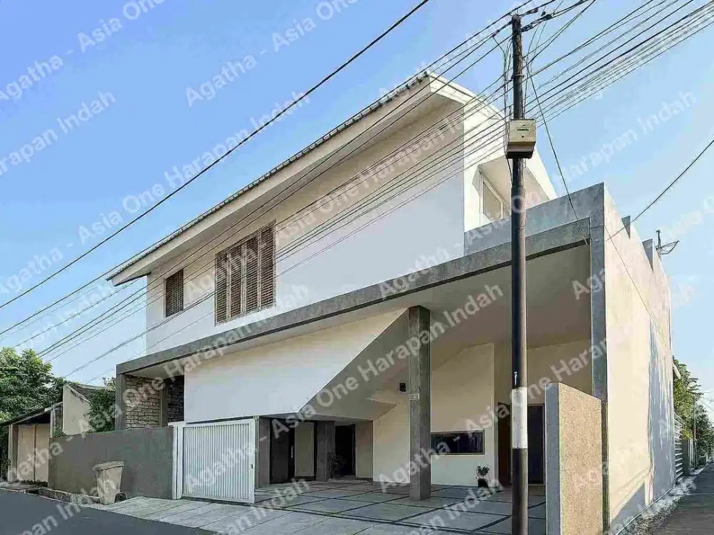 Rumah dominan Kayujati design Arsitek di Kayu Putih, Jakarta Timur 3.25miliar