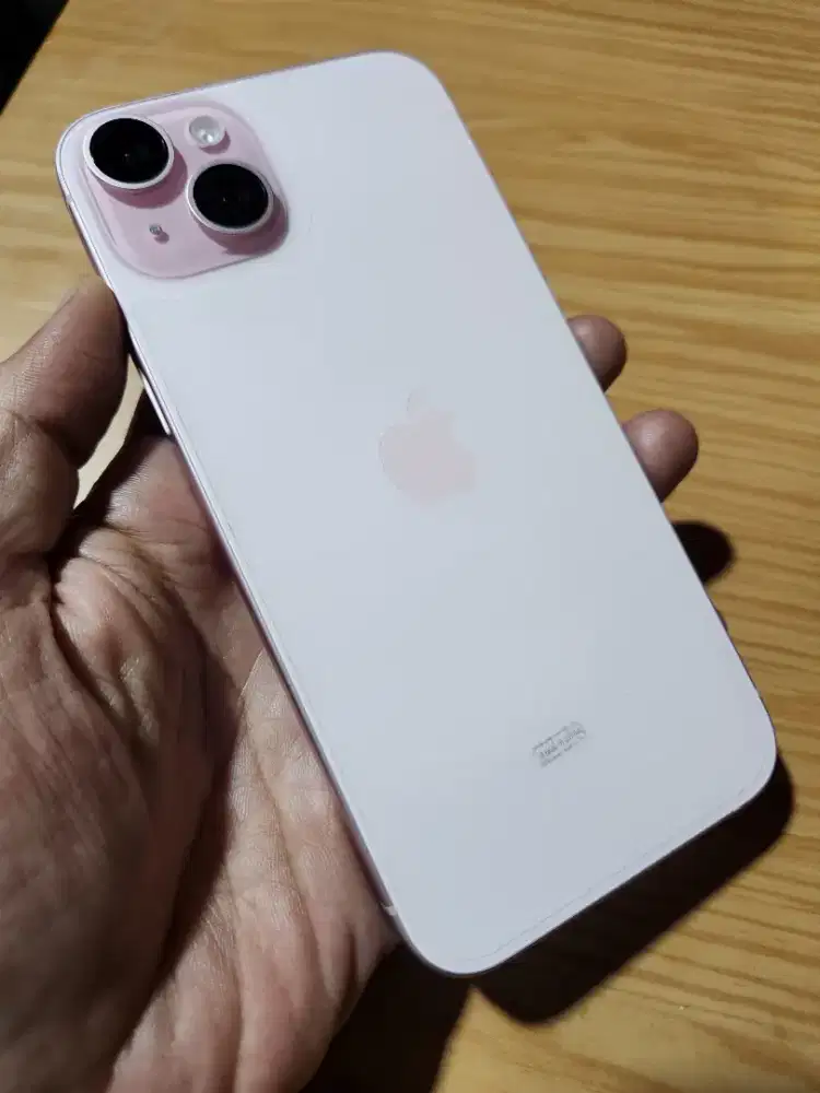 Iphone 15 plus 128gb bh 93% garansi ibox se Indonesia