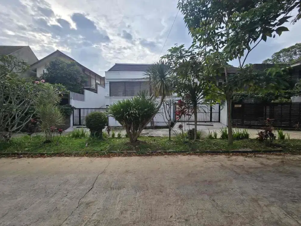DIJUAL RUMAH MEWAH DESIGN MODERN TROPICAL DI JALAN SETIABUDI BANDUNG
