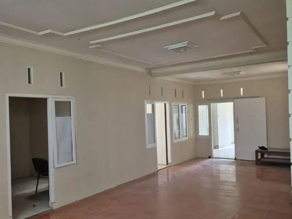 Rumah dengan Tanah Luas Dalam Komplek di Arcamanik