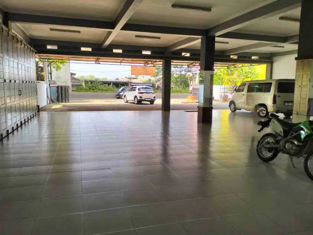 Disewakan dan Dijual Bangunan ex Showroom Mobil di Sholeh Iskandar, Kota Bogor