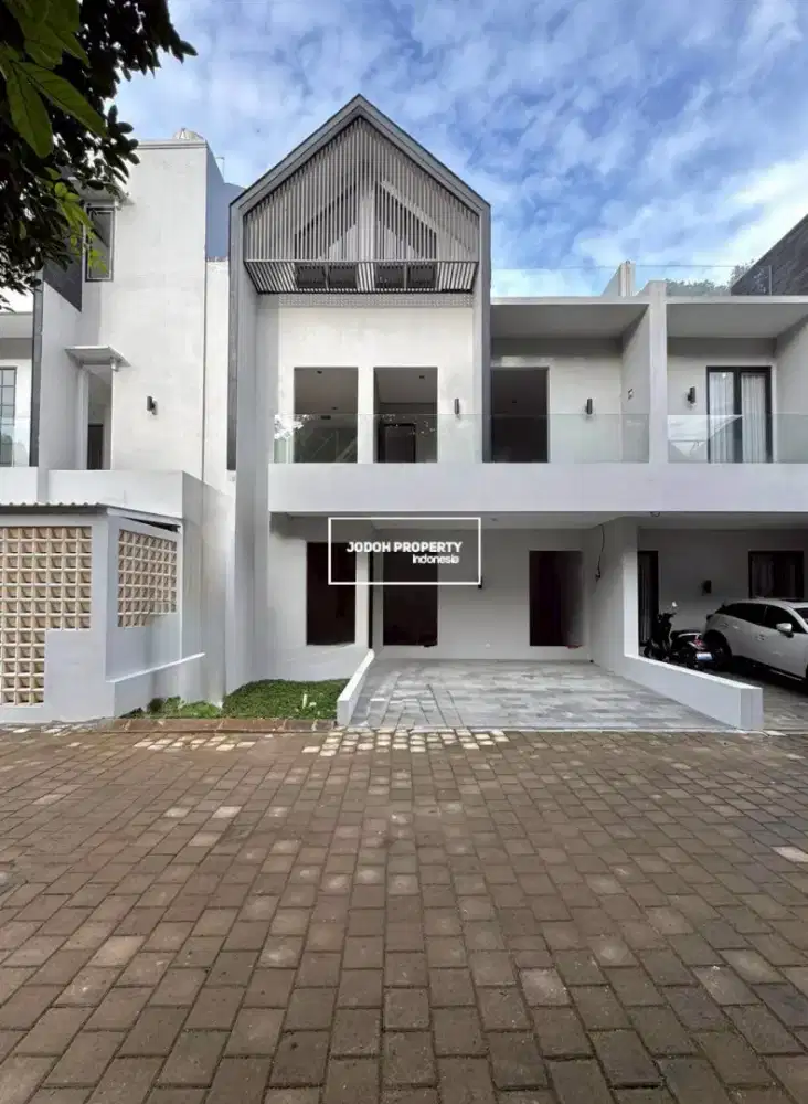 JUAL RUMAH SIAP HUNI DALAM TOWNHOUSE CIRENDEU DEKAT MRT LEBAK BULUS