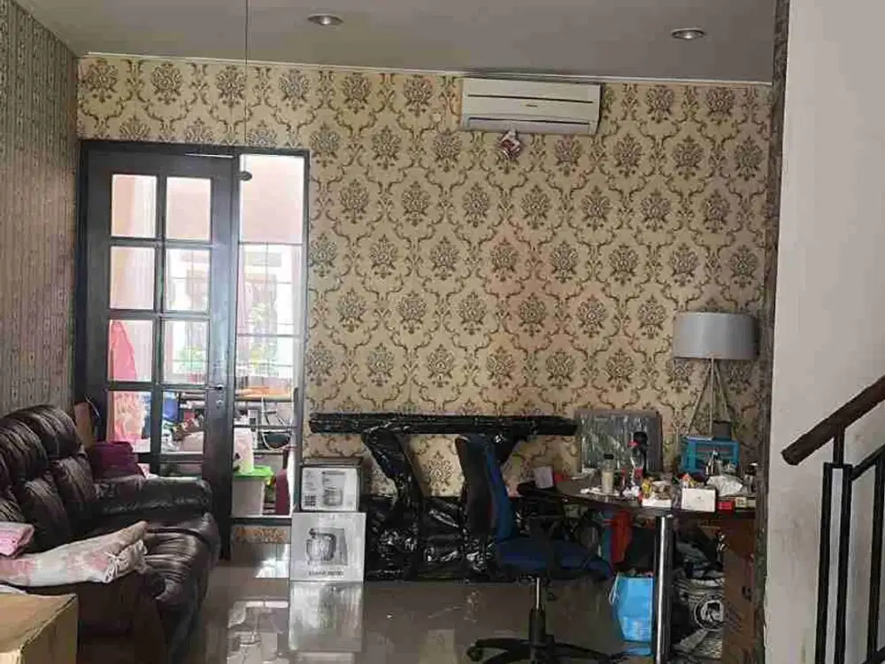 Dijual Rumah 2 lt di Green Lake City cluster East Asia 6 x 15 m2  ada 3+1 kt 3 km unfurnished, Shm hadap selatan, siap huni, termurah nih!!