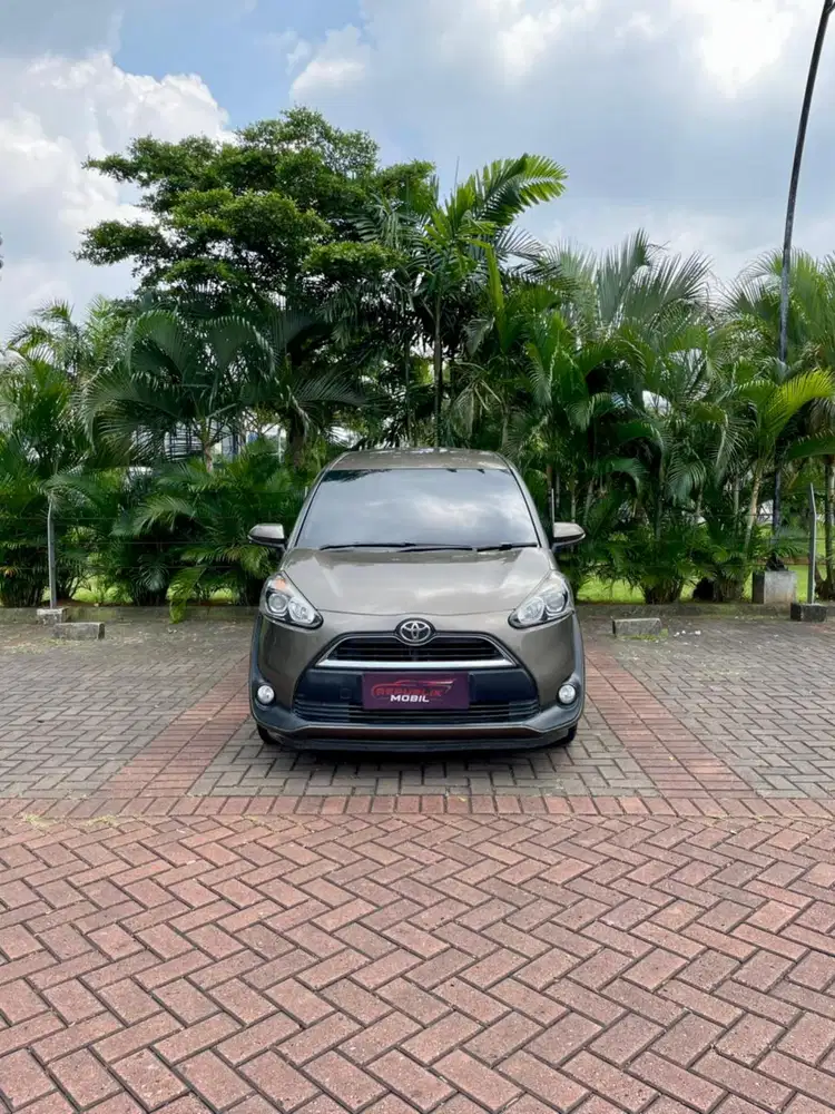 Toyota Sienta 1.5 V CVT 
NIK 2019
