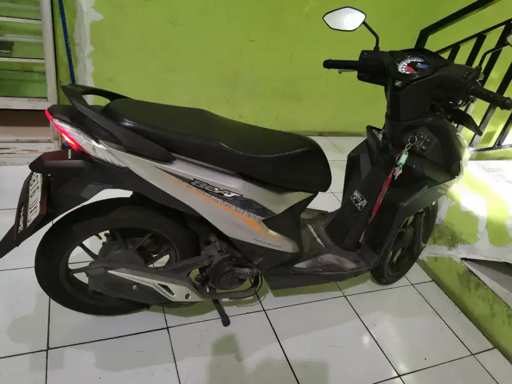 Honda Beat 2021 Warna Biru Silver
