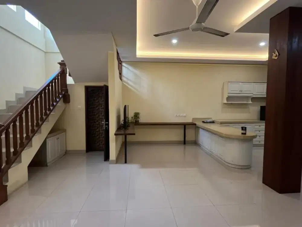 Rumah Cantik 4 Bedroom Dekat Kerobokan Badung Bali