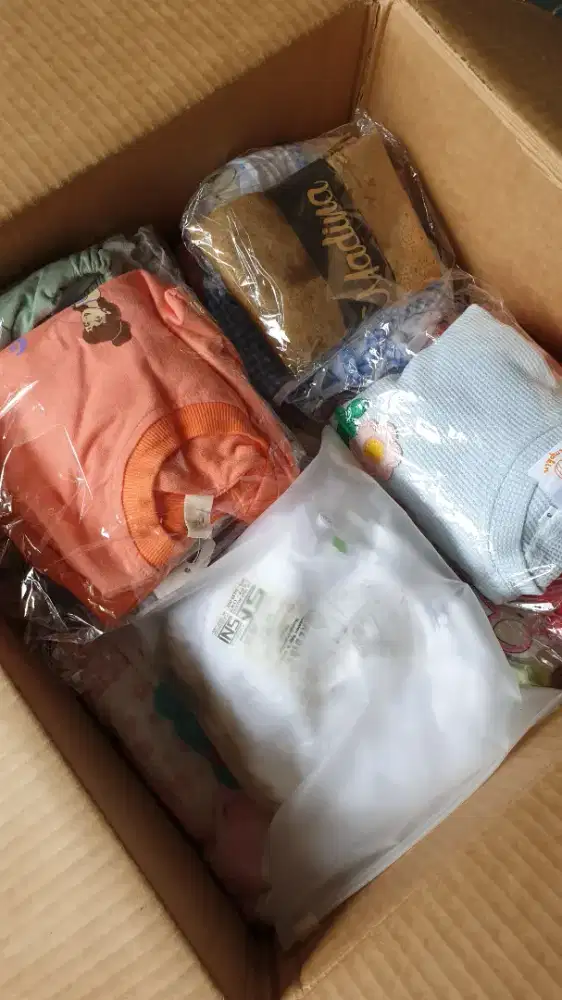 Baju bayi 0-1 tahun 23 pasang BARU, BELUM DIPAKAI