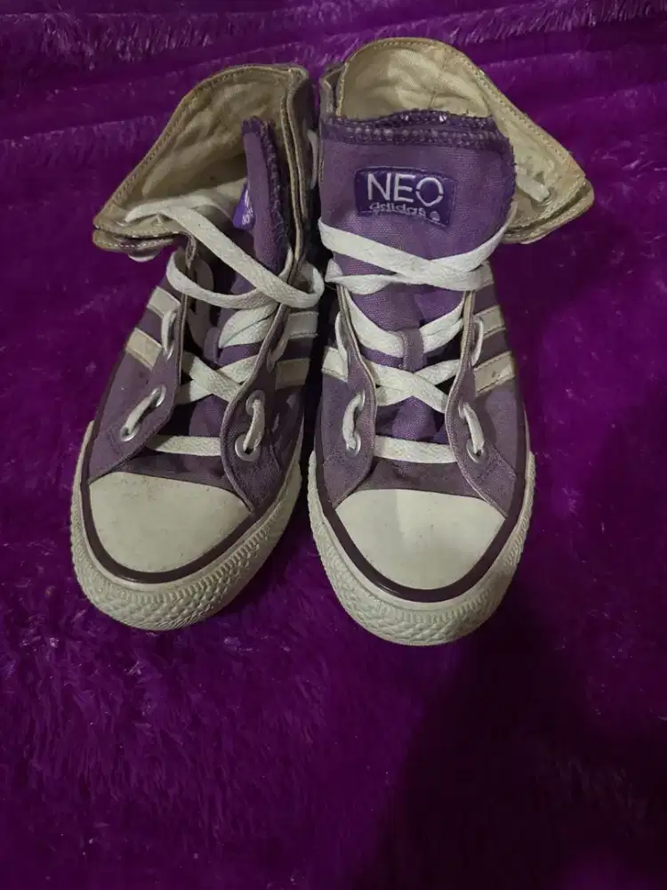 Sepatu adidas neo