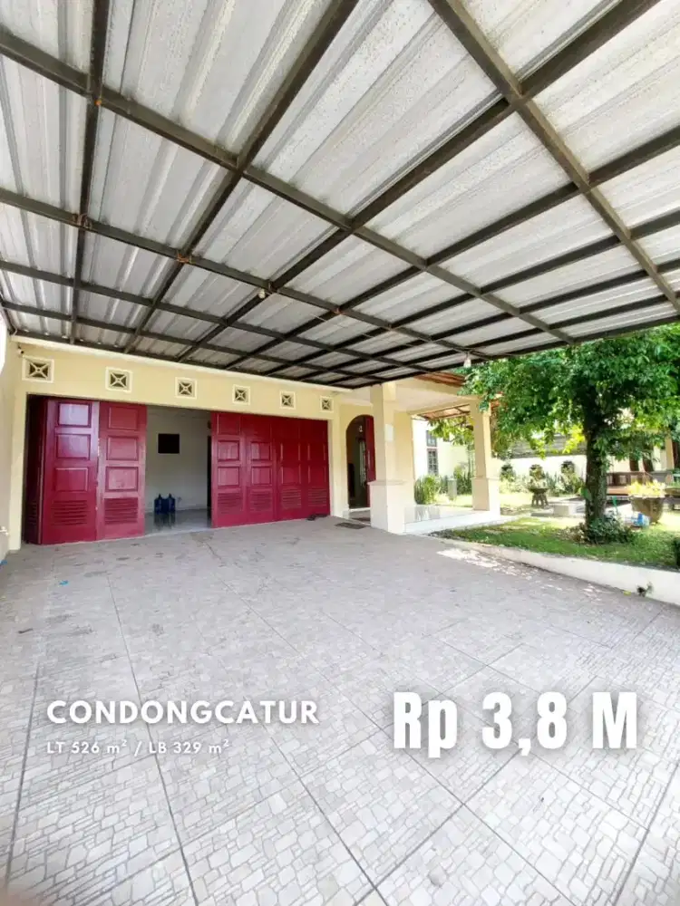 Dijual Rumah Mewah Halaman Luas dekat Pakuwon Mall