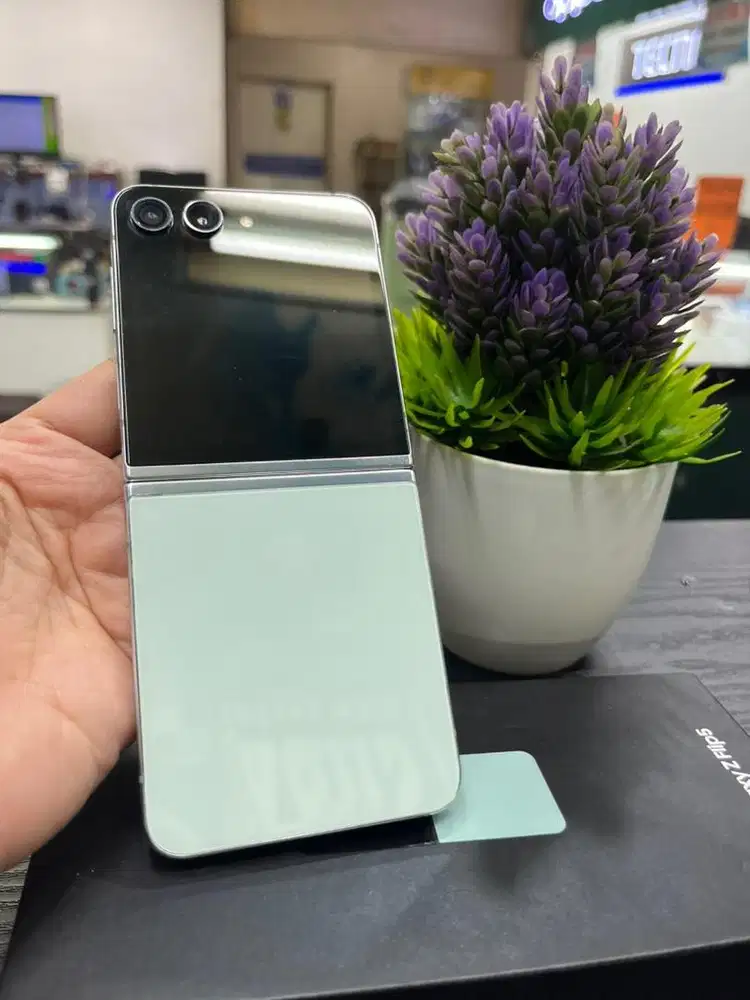 samsung z flip 5 256gb fullset normal bisa tuker tambah