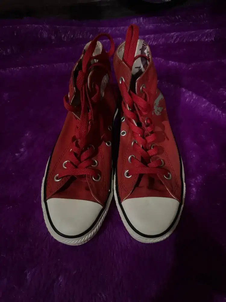 Sepatu converse limited edition