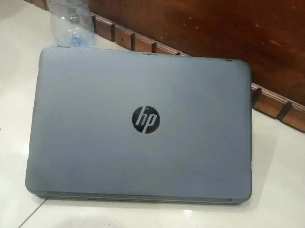 Crombook hp ram 4 SSD 128 minus pemakaian saja SM charger