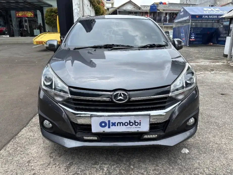 DP MURAH Daihatsu Ayla 1.2 R Bensin-MT 2017 Abu CUAMD