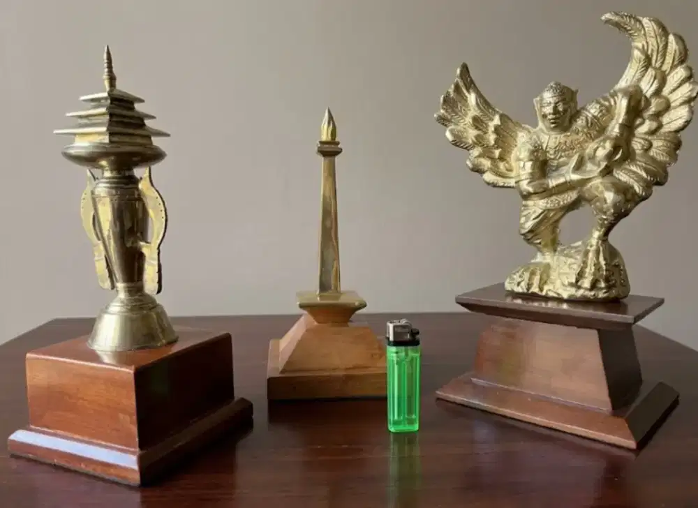 Miniatur Trofi Kujang gd sate Garuda Monas