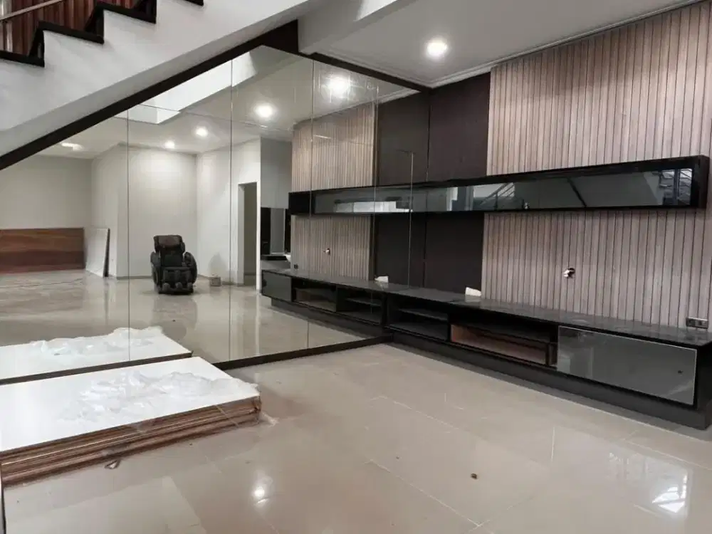 Rumah Cantik Siap Huni 2 Lantai di Batununggal Indah