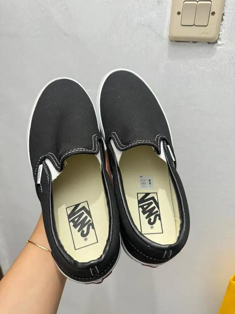 Vans classic slip on