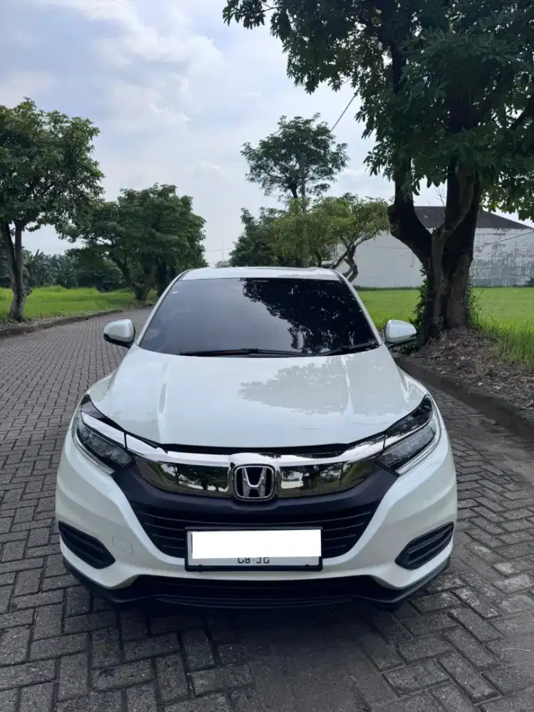 Honda HRV 1.5 SE 2020 warna putih.. langsung pemakai cew dari baru