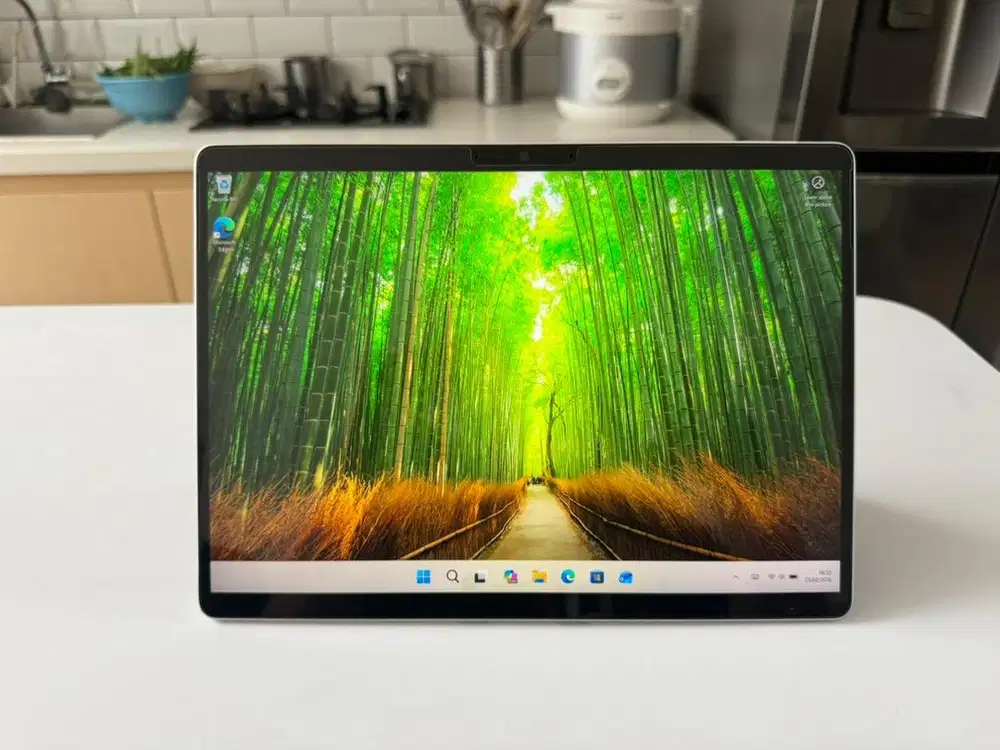 Surface Pro 8 11th Gen Intel Core i7 16GB RAM 512GB Storage