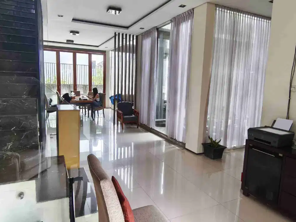 Jual Rumah Lux Nyaman dan Asri di Mekar Wangi