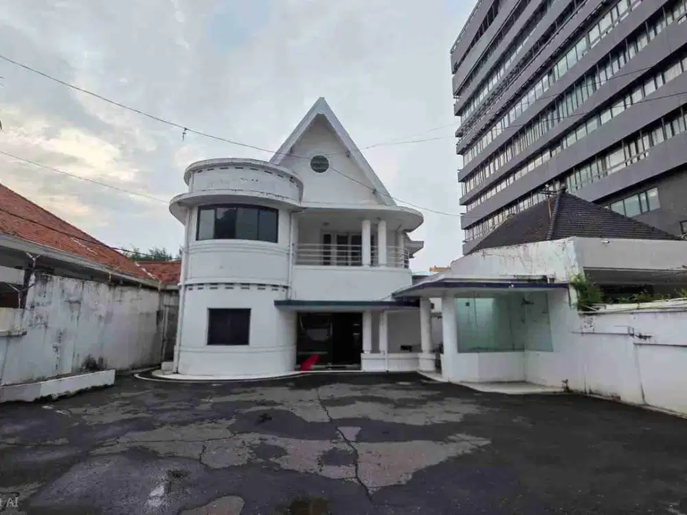 Ruang Usaha Ex Bank Tengah Kota Semarang di Gajah Mada Semarang Tengah