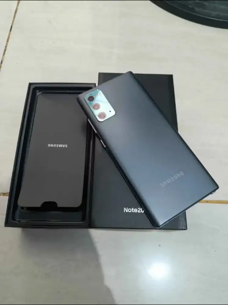 Dijual hp Samsung note 20 ram 8/256 fullset ori sein. like new!
