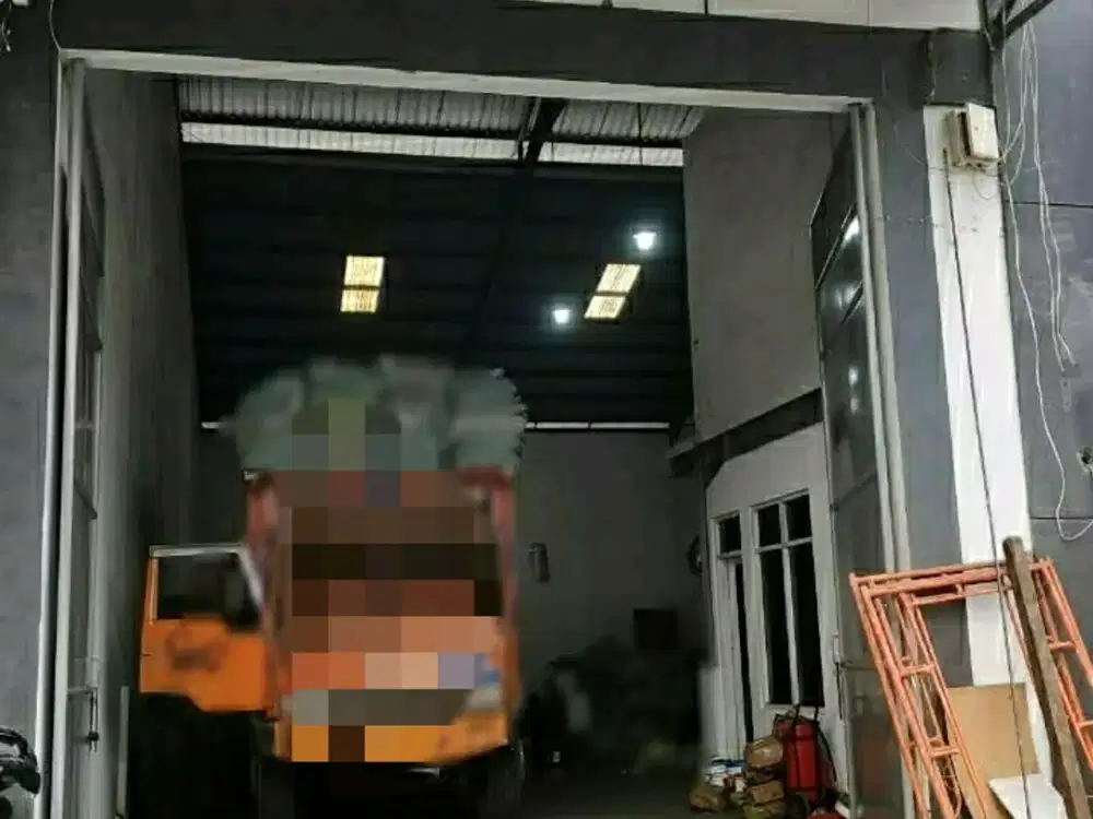 Disewakan Gudang Margomulyo 312 m2 Lantai Cor Kantor Toilet Kontainer Wingbox