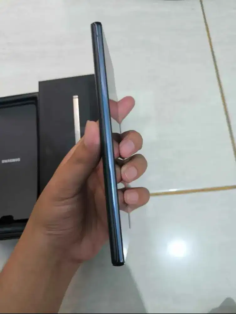 Dijual hp Samsung note 20 ram 8/256 fullset ori sein. like new!