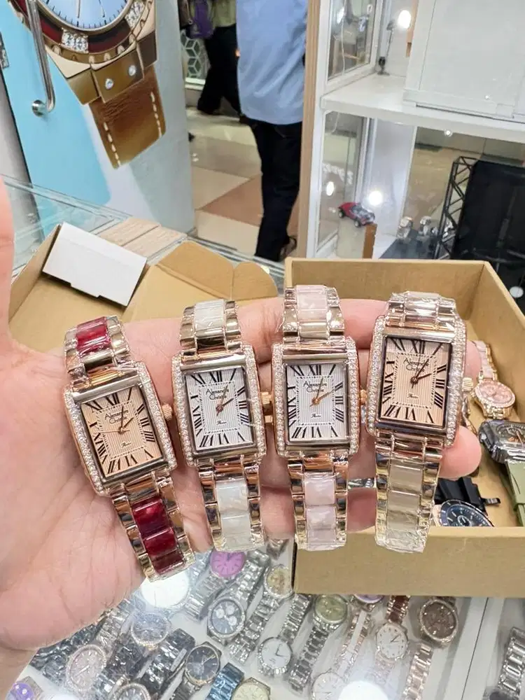 Lowongan Spg Perempuan ( Toko Jam Tangan )