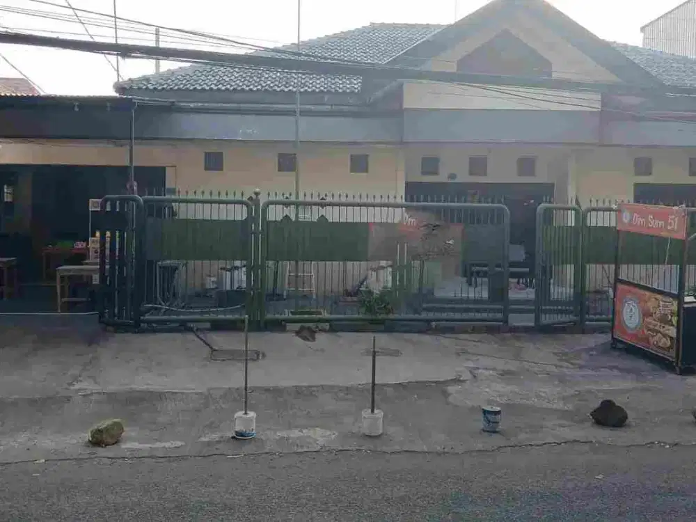 Disewakan Rumah di Klampis Nol Jl