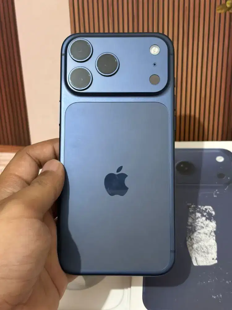 IPHONE 17 PRO MAX 256GB FULLSET ORIGINAL MULUS LIKE NEW NOMINUS IBOX