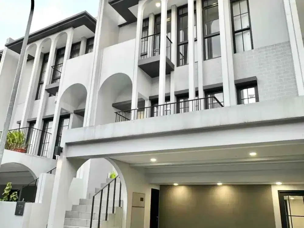 Disewakan rumah 3 lantai di Cluster Aether Greenwich BSD