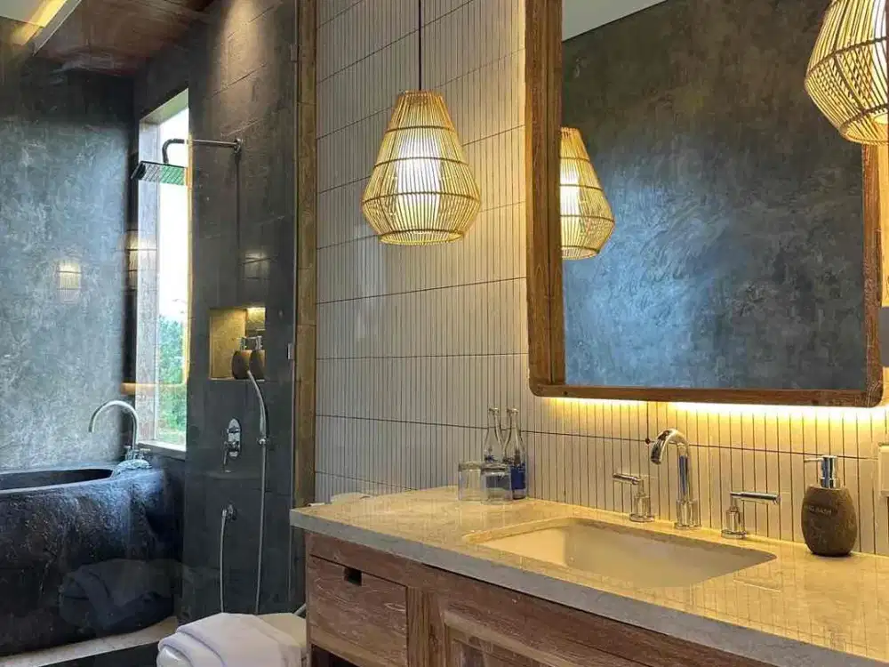 VILLA BARU MODERN STYLE VIEW SAWAH LOKASI KEMENUH UBUD