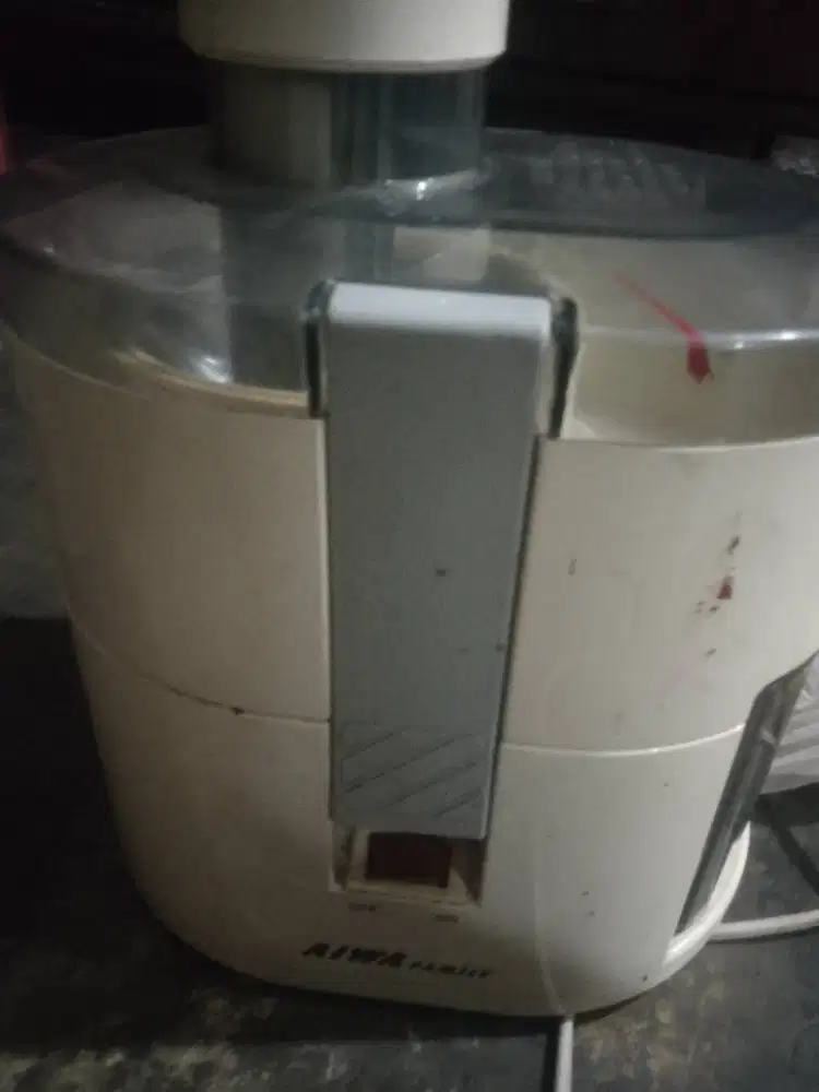 Juicer merek aiwa