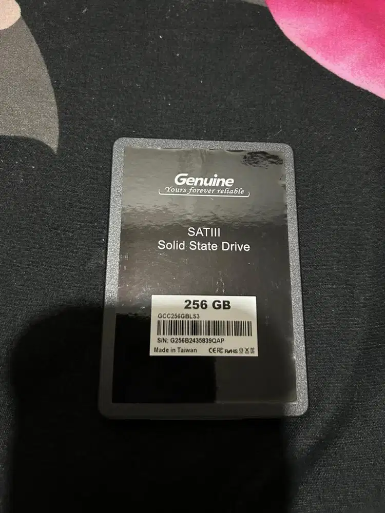 SSD SATA 256 GB MERK GENUINE