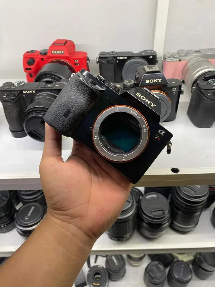 Kamera mirorles A7R normal lcd aman body only