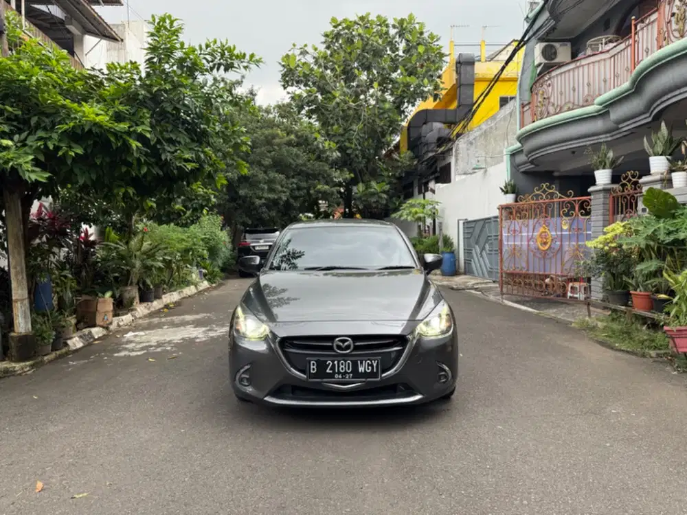 Mazda 2 R 2019 AT