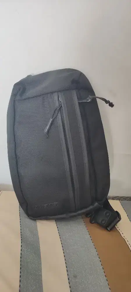 Tas body pack sling bag