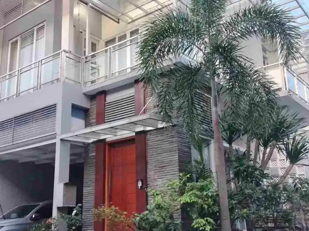 rumah sangat kokoh dan cantik saerah suhat dekat sudimoro dekat kampus ub brawijaya polinema dan unmuh posisi hook pojokan